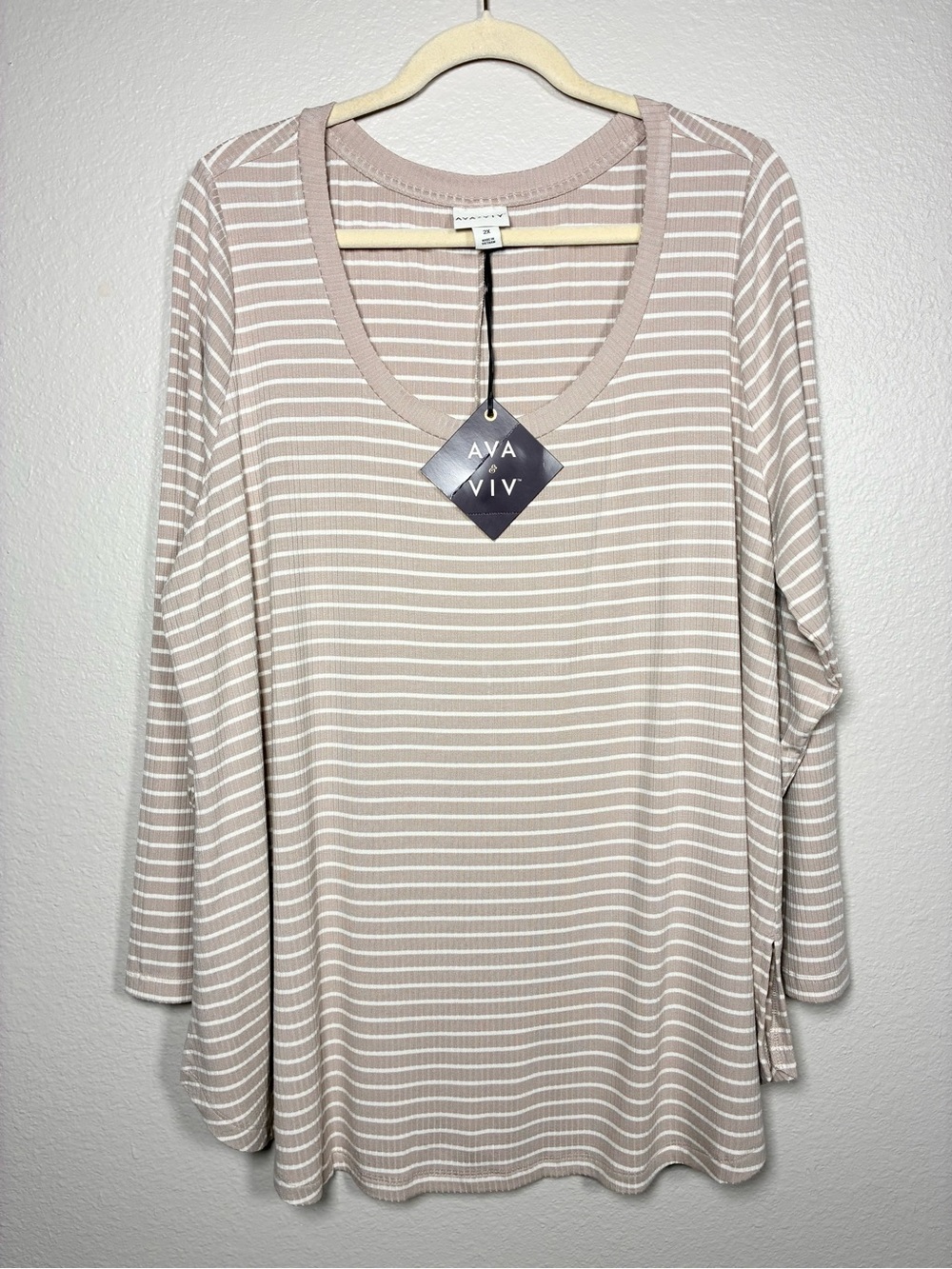 Ava & Viv Tan Cream Striped Top 2X Plus Size Basic Everyday Scoop Neck NWT
